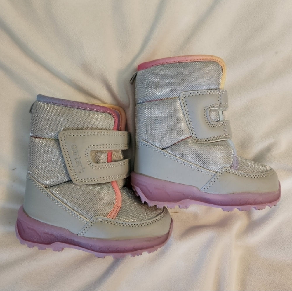 Carters size 5 Grady light up velcro snowboots - Picture 1 of 12